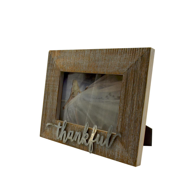 Wooden photo frame with metal 'thankful' word, vintage, dark brown and slightly white distressed, ractangular 18F165