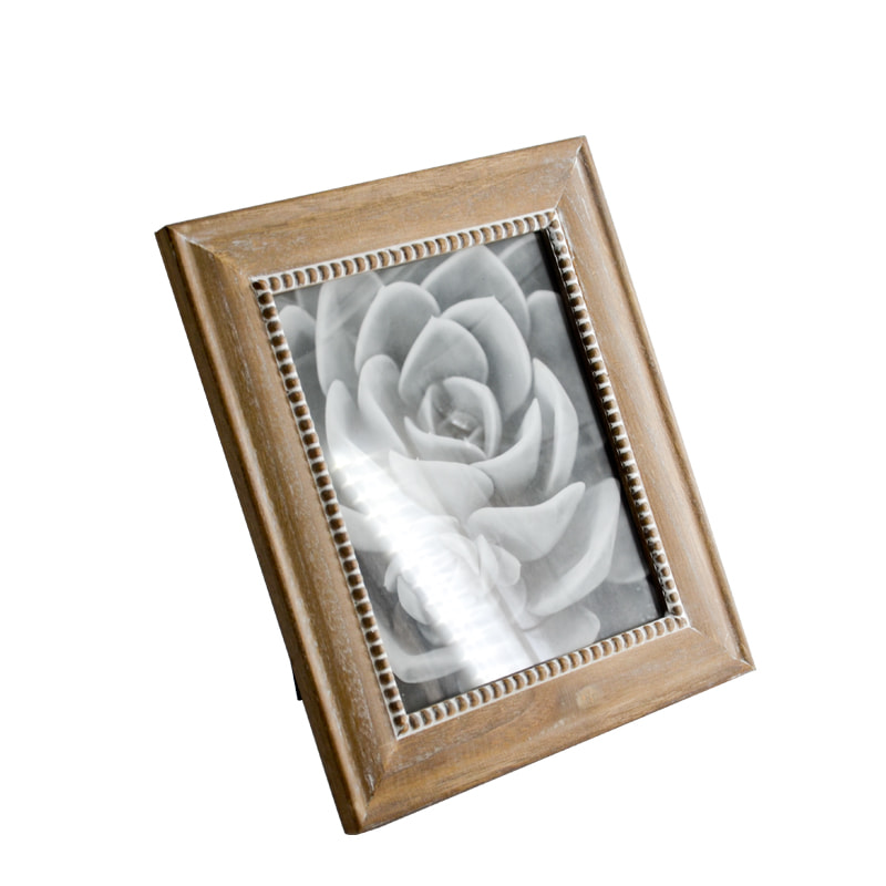 Wooden photo frame, natural and vintage design with beaded inner rim AL305
