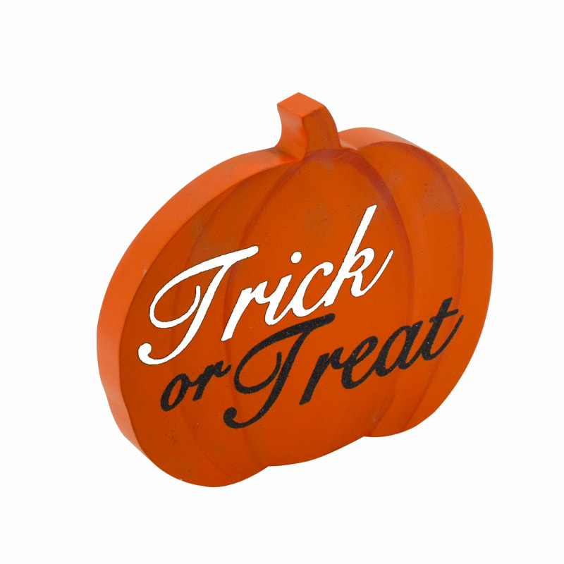 MDF pumpkin wall plaque, ' trick or treat ' AL130